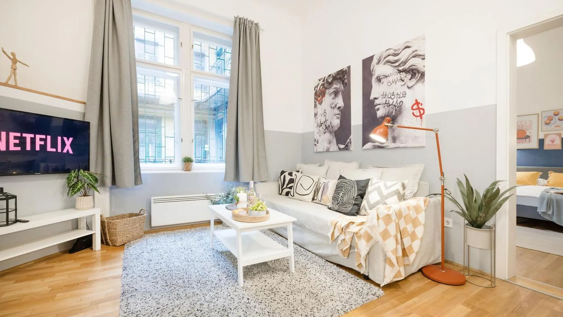 Most Central Budapest Home - 2 Min To Newyork Cafe Apartment