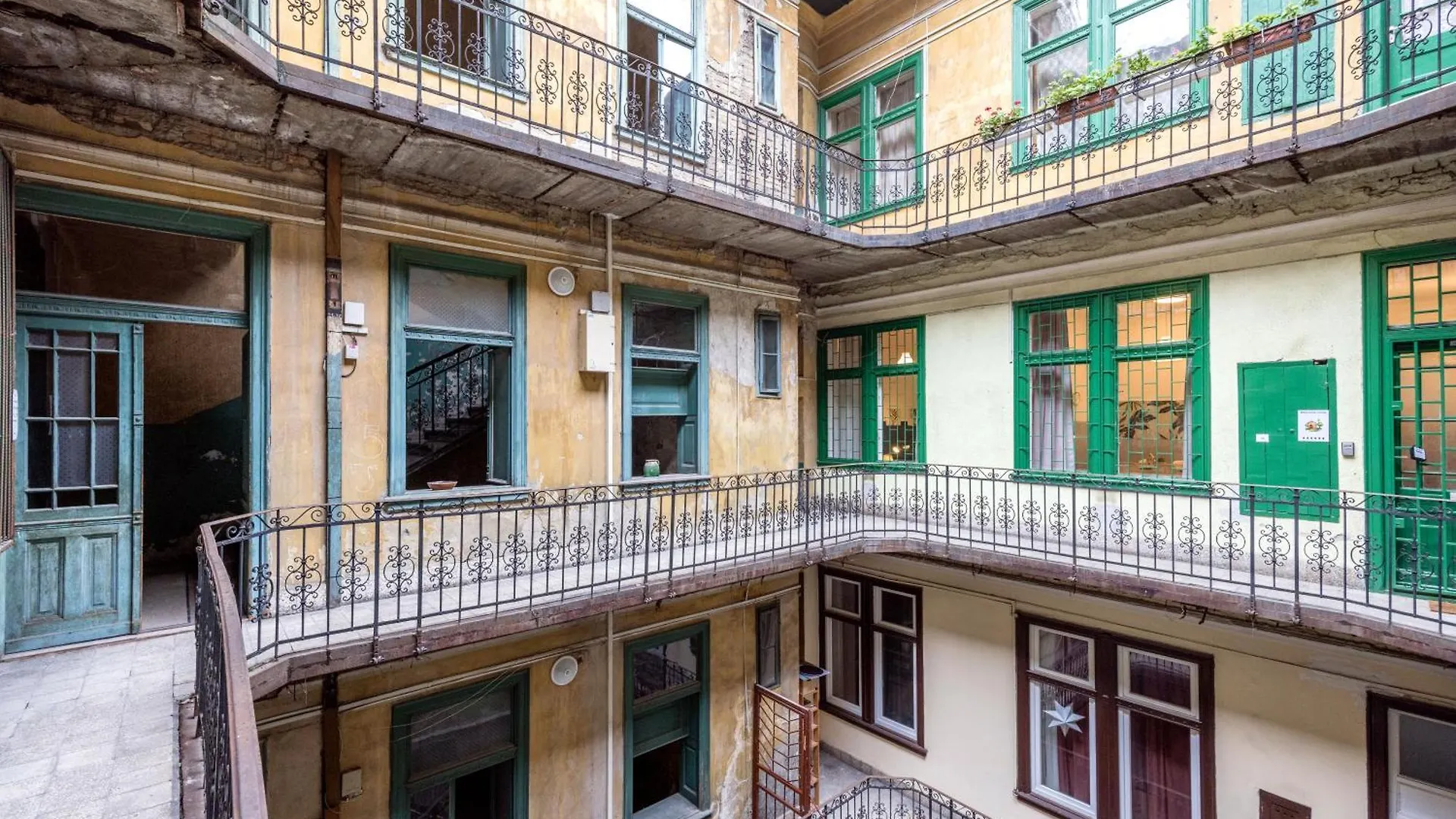 Apartment Most Central Budapest Home - 2 Min To Newyork Cafe Hungary